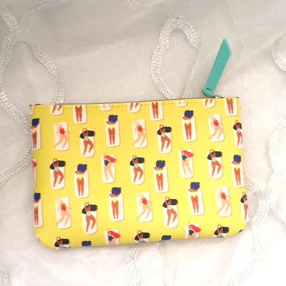 (Free with $30+ purchase) Ipsy beach makeup bag - Picture 2 of 4